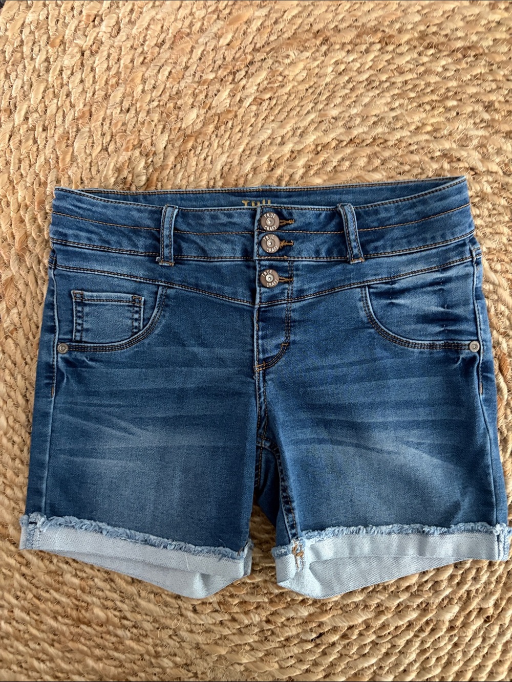 True Craft Women's Dark Blue Triple Button Rolled-Hem Denim Shorts